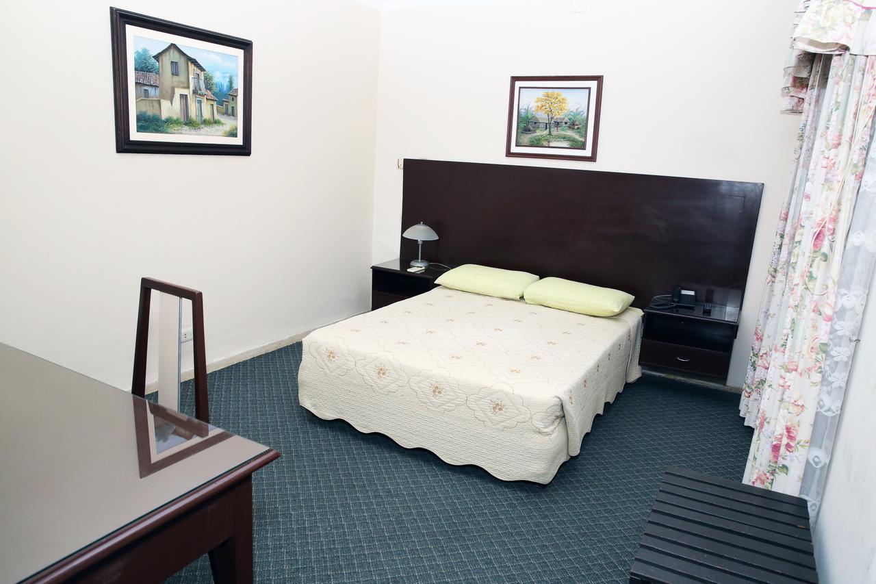 Hotel Bolivia Santa Cruz de La Sierra Kültér fotó